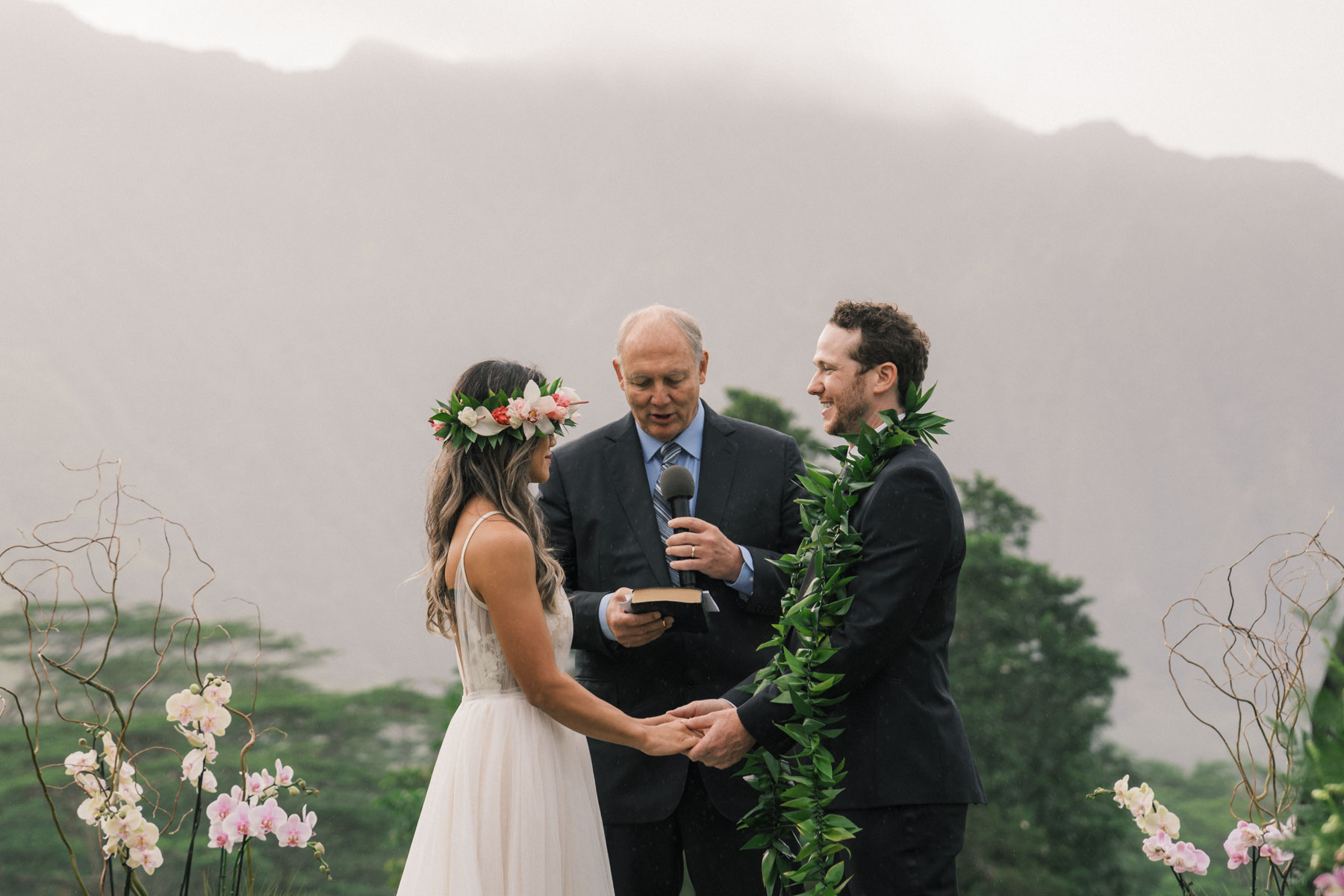 Oahu wedding photographer captures ceremony at Ko'olau ballrooms.