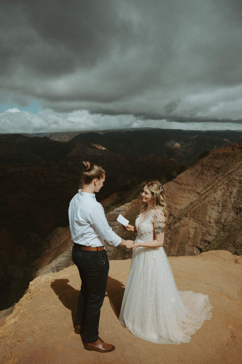 Intimate Kauai Elopement Every Adventurous Couple Needs to See