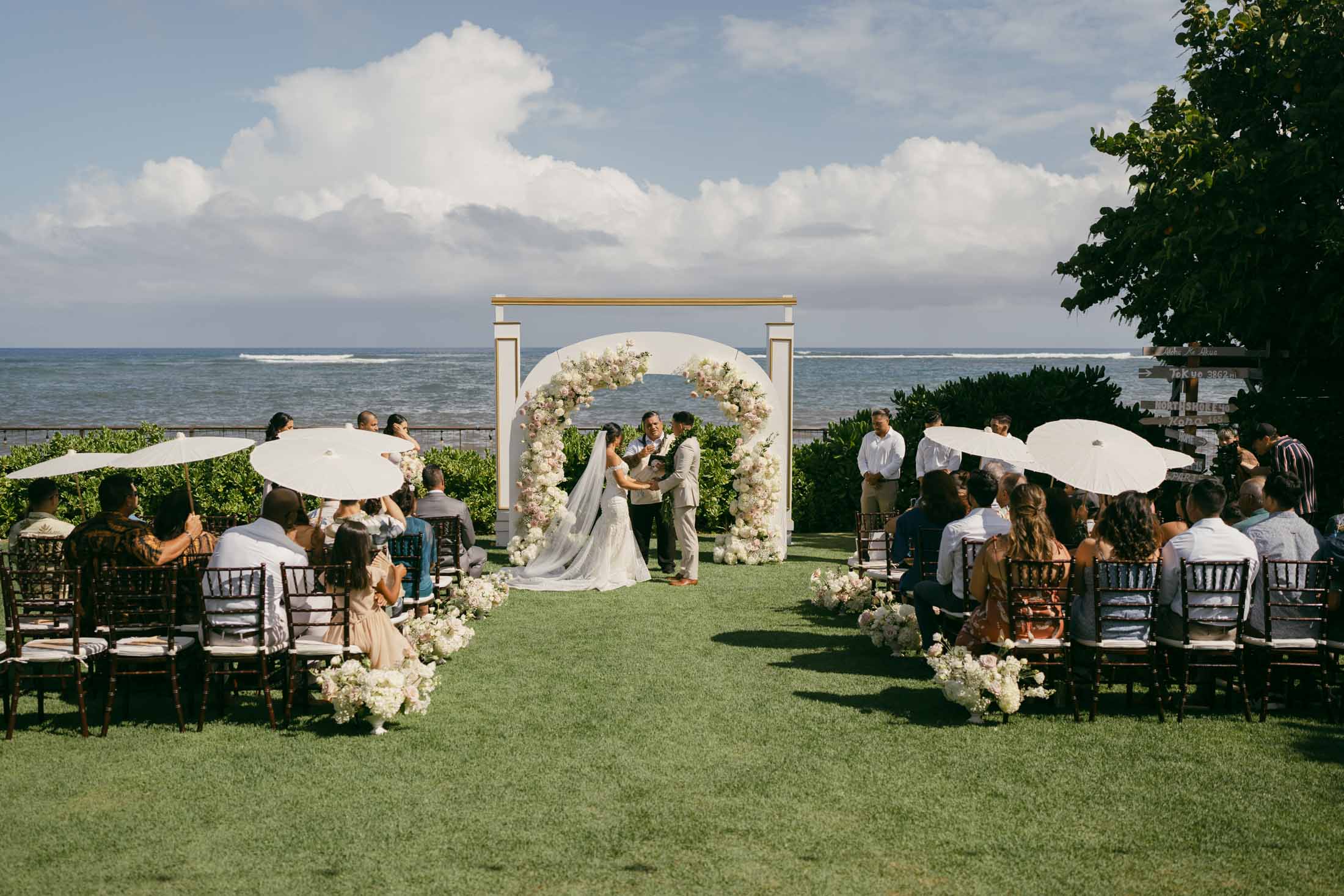 Wedding ceremony at Kaimea Estates Oahu.
