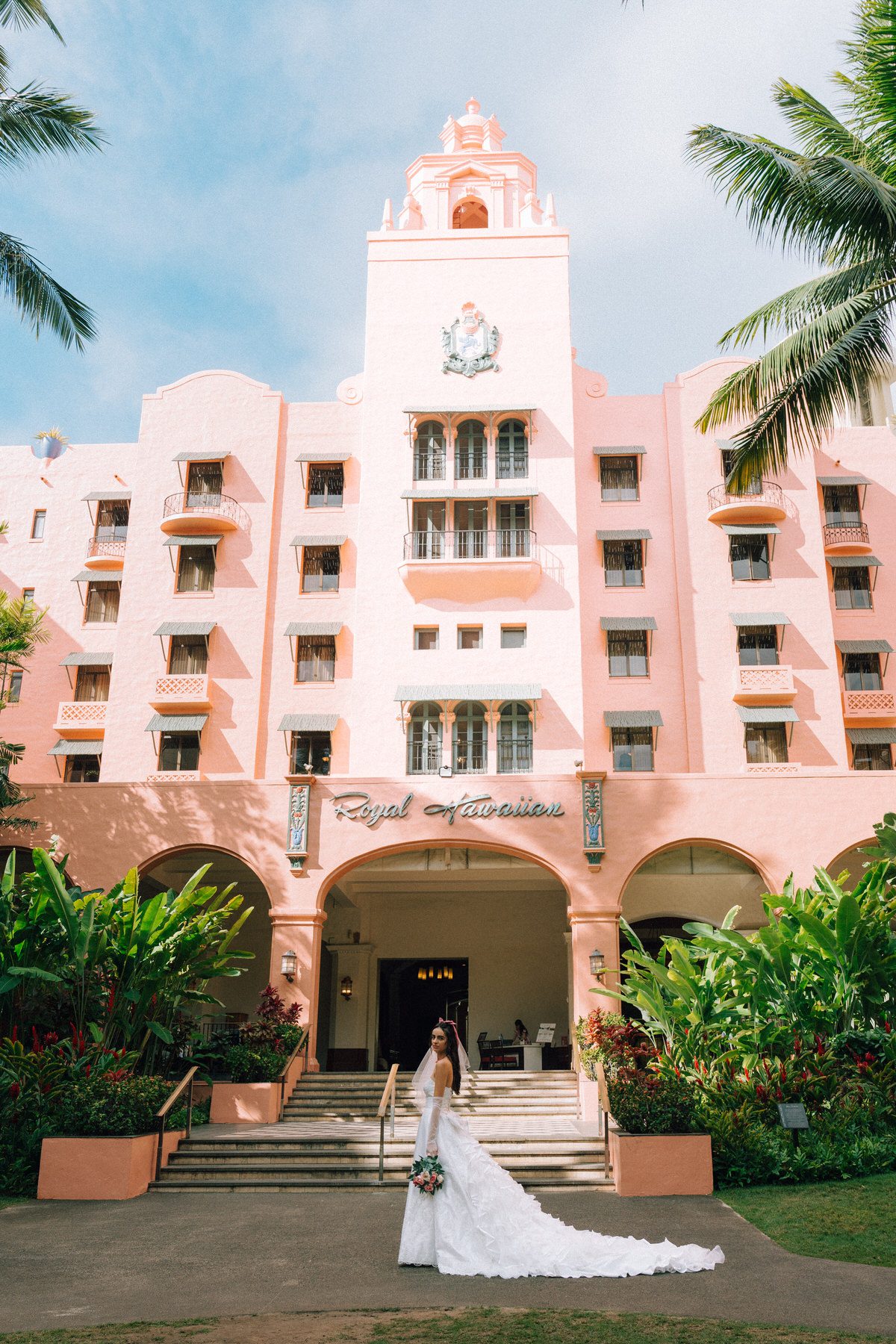 royal hawaiian waikiki wedding bride editorial masha sakhno photo