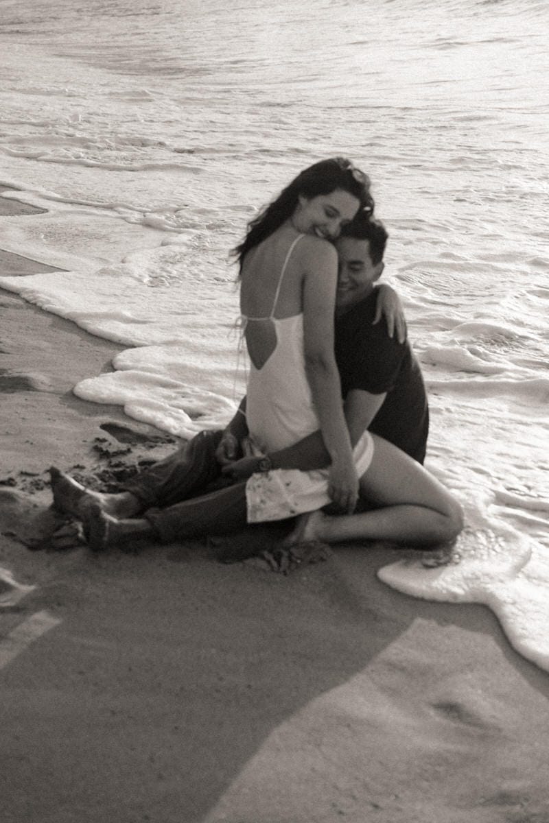 Oahu couples photo session on a beach in Kauai.