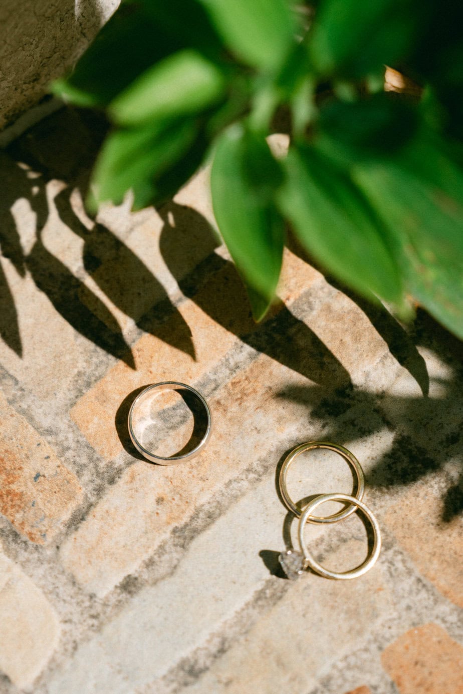 Oahu wedding photographer captures wedding in Hawaii.