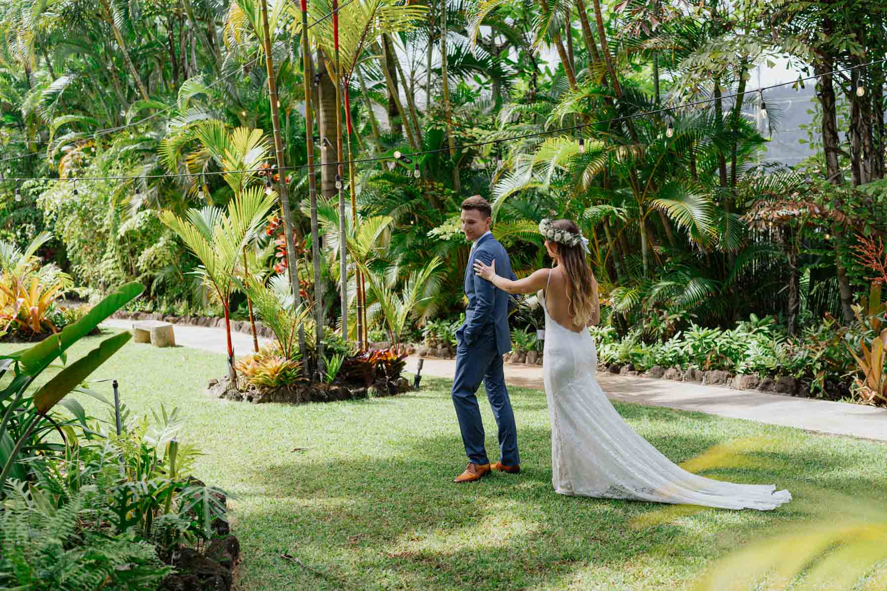 A first look at the Oahu Wedding Villa.