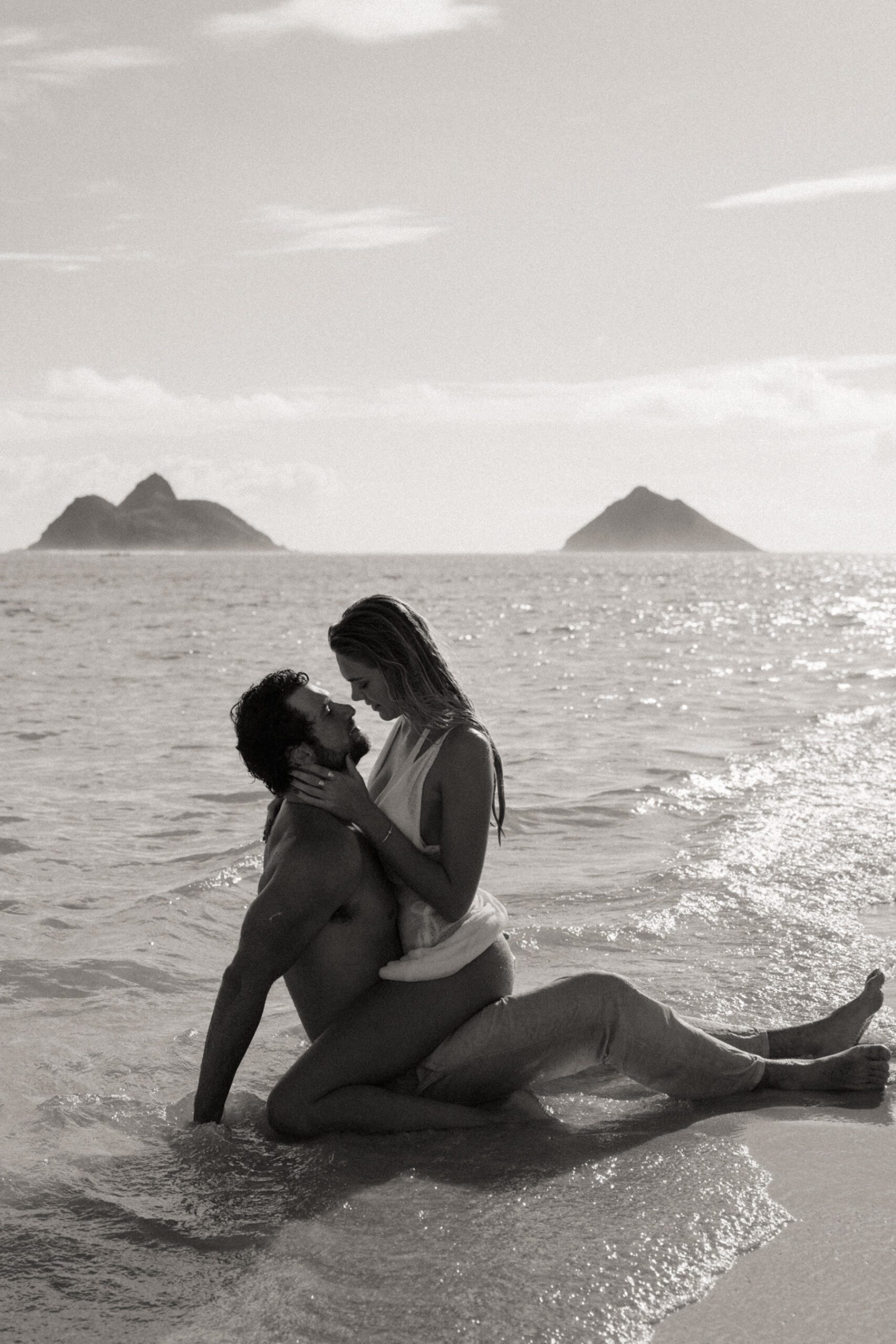 Hawaii destination anniversary photography session