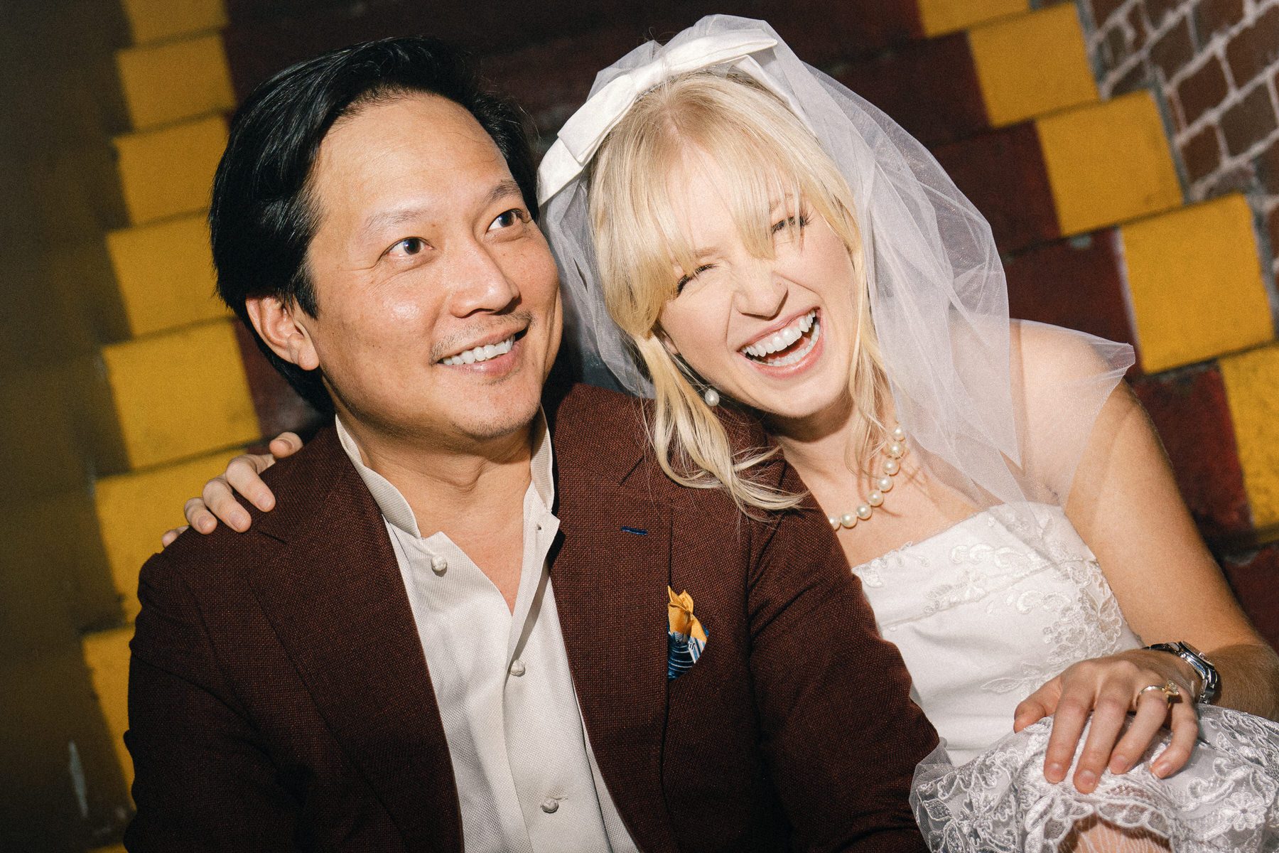 Anniversary photoshoot in downtown Honolulu on Oahu.