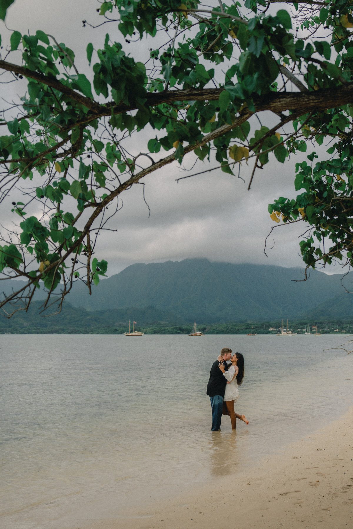 Best time for an anniversary photoshoot in Oahu