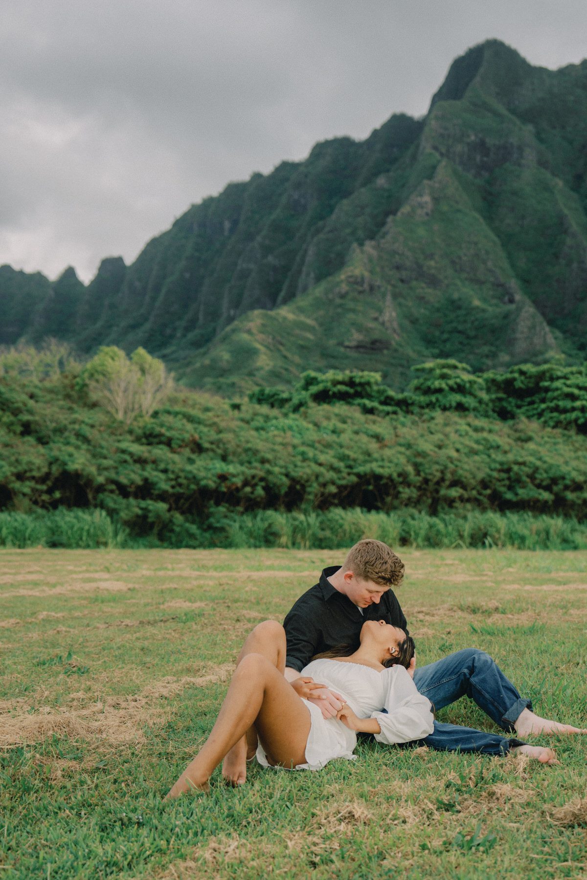 Dreamy anniversary photoshoot locations on Oahu island