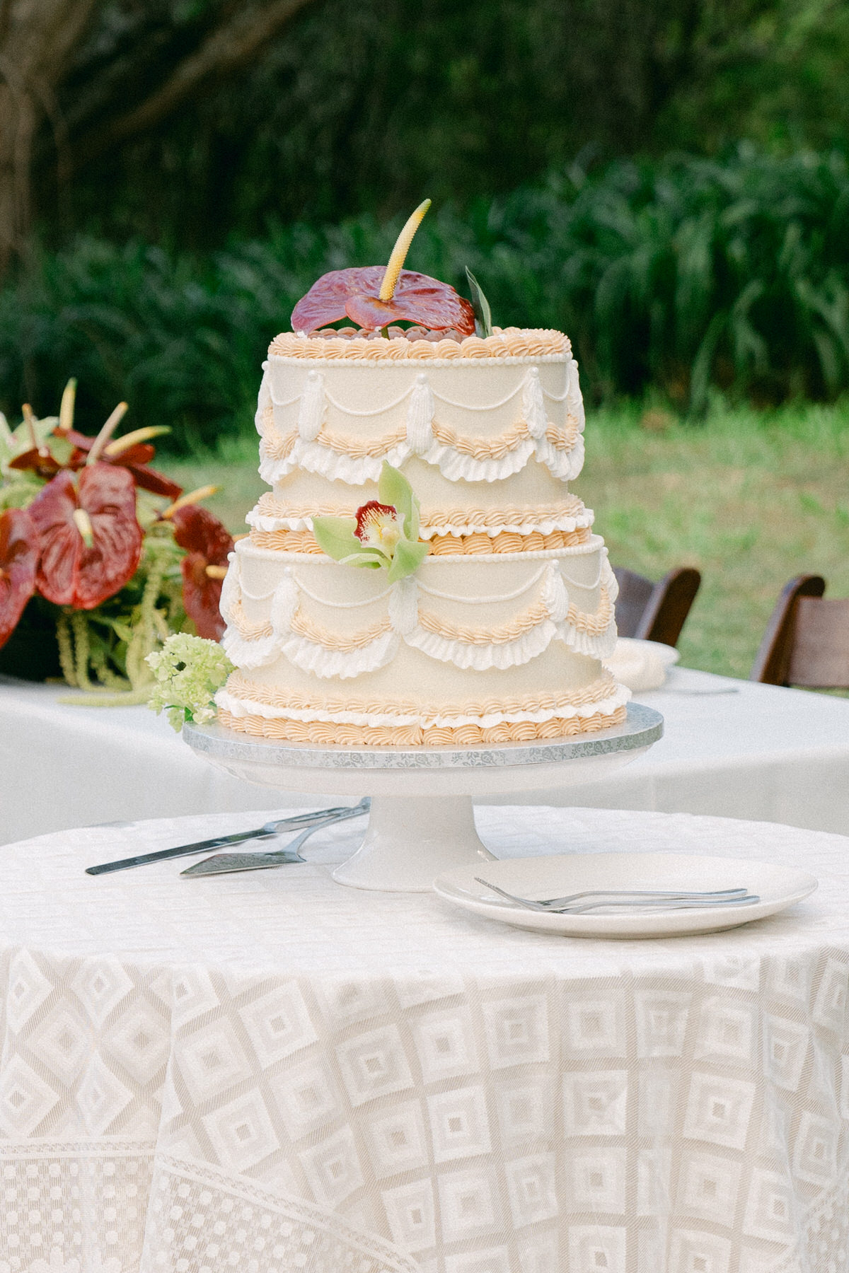 Wedding cake at the Leahi room & Lanai by Deck in Honolulu.